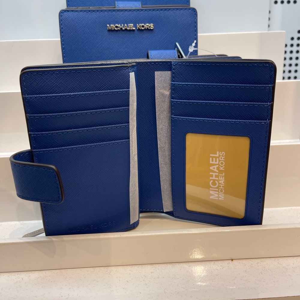 MICHAEL KORS Medium Saffiano Leather Bifold Wallet
Galaxy Blue 
NWT - Picture 6 of 16